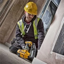 Cloueur De Finition 16Ga XR 18V 2Ah Li-Ion Brushless - 2 Batteries - Coffret DEWALT - DCN660D2-QW -Accessoires Soldes Magasin DEW DCN660D2QW 04 1