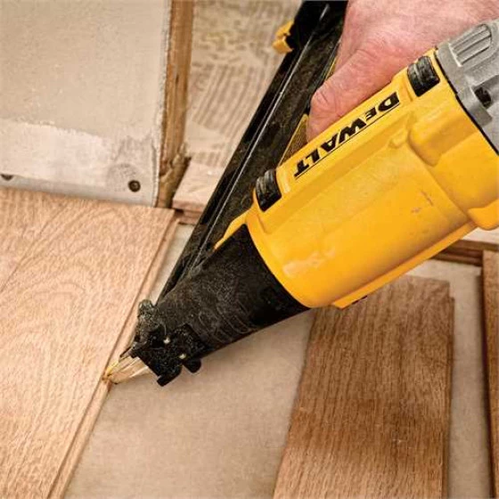 Cloueur De Finition Pneumatique 15Ga Précision Point DEWALT - DPN1564APP-XJ 6 Cloueur De Finition Pneumatique 15Ga Précision Point DEWALT - DPN1564APP-XJ – Image 4