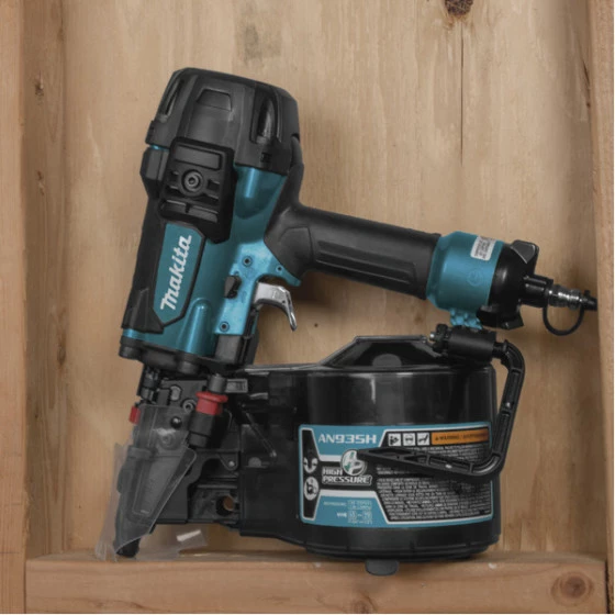 Cloueur Haute-Pression MAKITA 22,6 Bar Bde Plastique/Fil Métal 75/90 Mm - AN935H 4 Cloueur Haute-Pression MAKITA 22,6 Bar Bde Plastique/Fil Métal 75/90 Mm - AN935H – Image 2